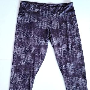 NWOT Capri leggings